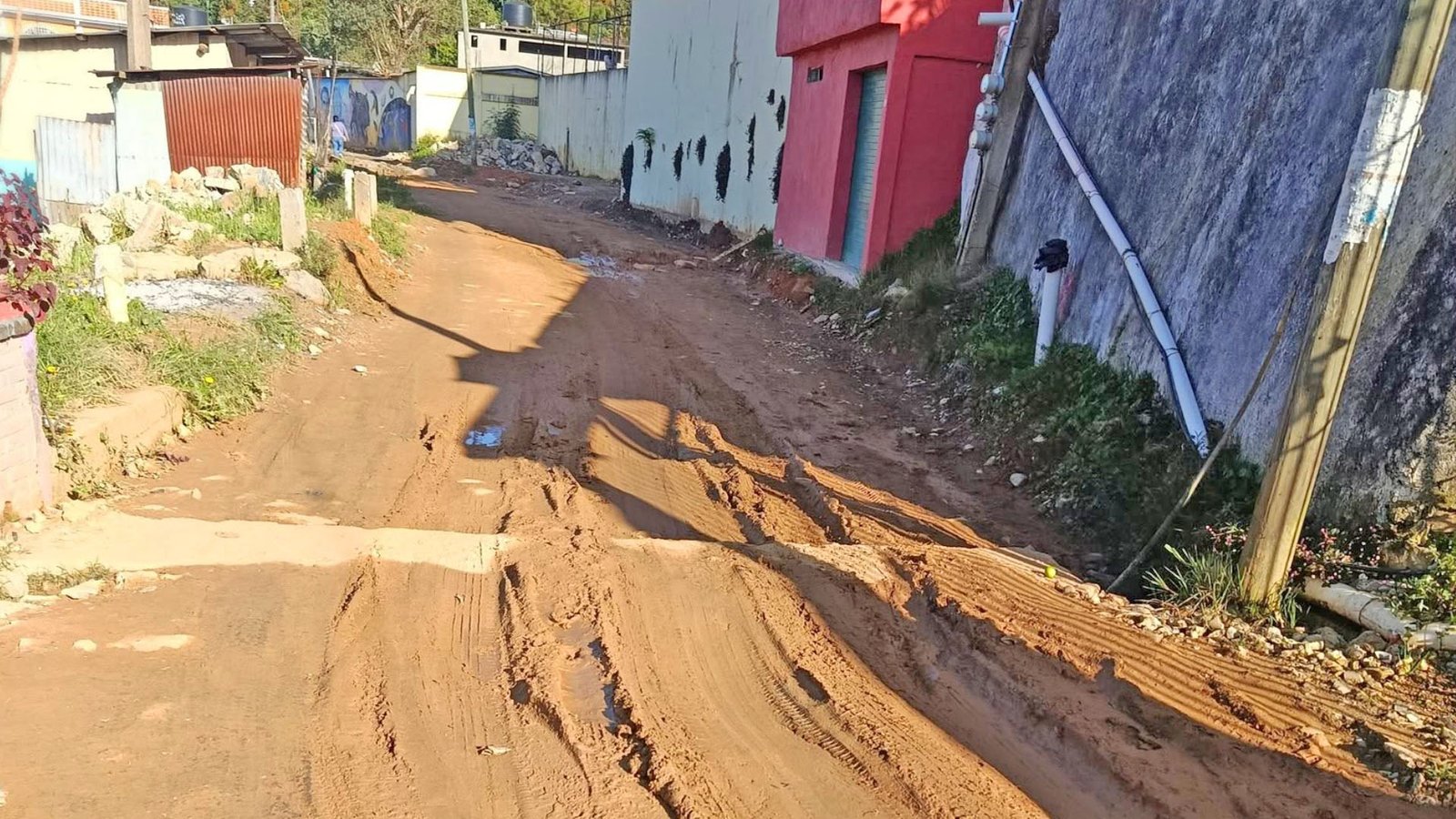 Vecinos de Huautla denuncian abandono de 120 obras, destacan inconclusa calle Alfonso Caso